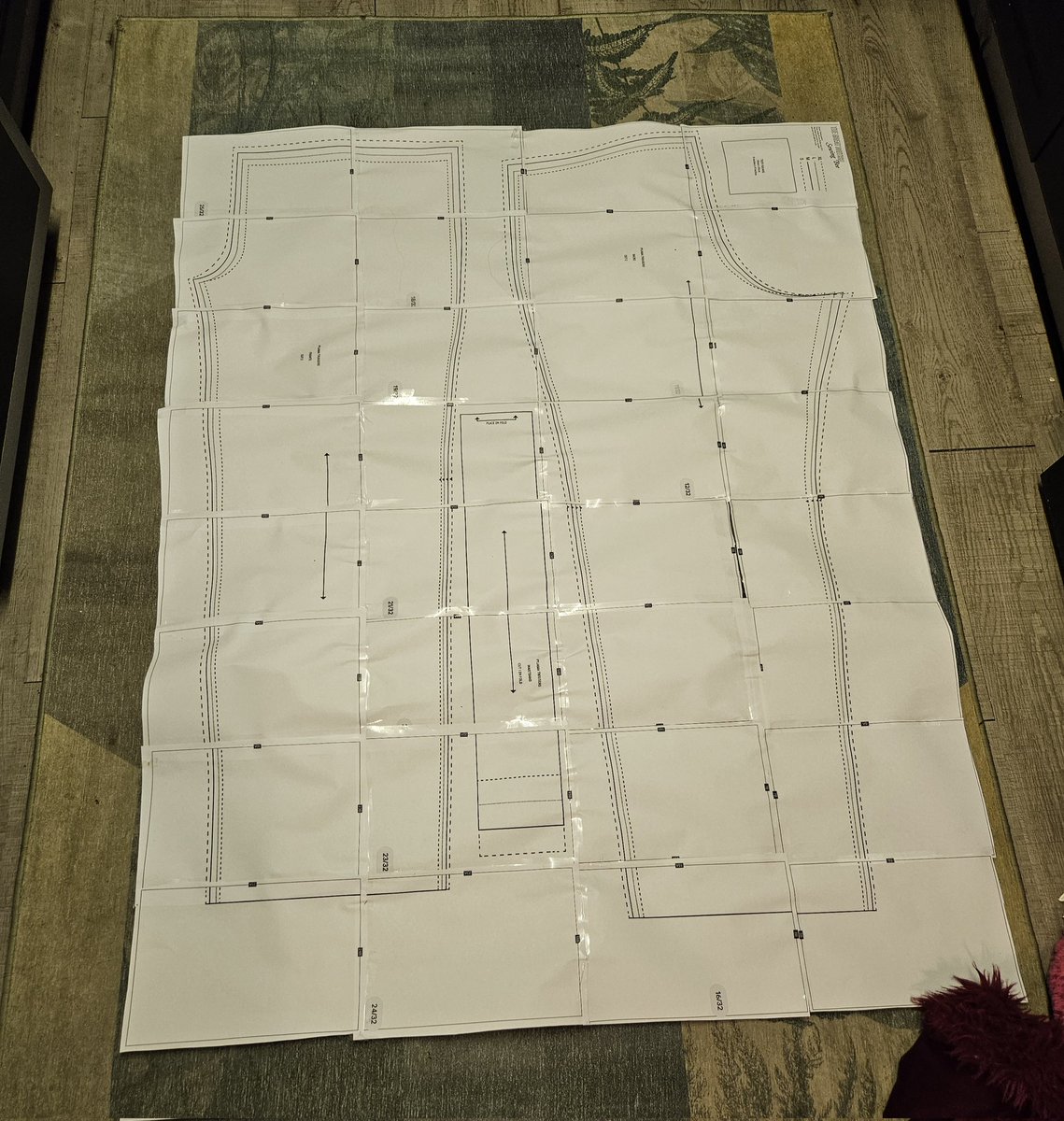 CooperWhippet's tweet image. While mum was assembling her pj&apos;s pattern I decided to assemble my bed to my liking literally behind her 😂😂🐾🐕💙