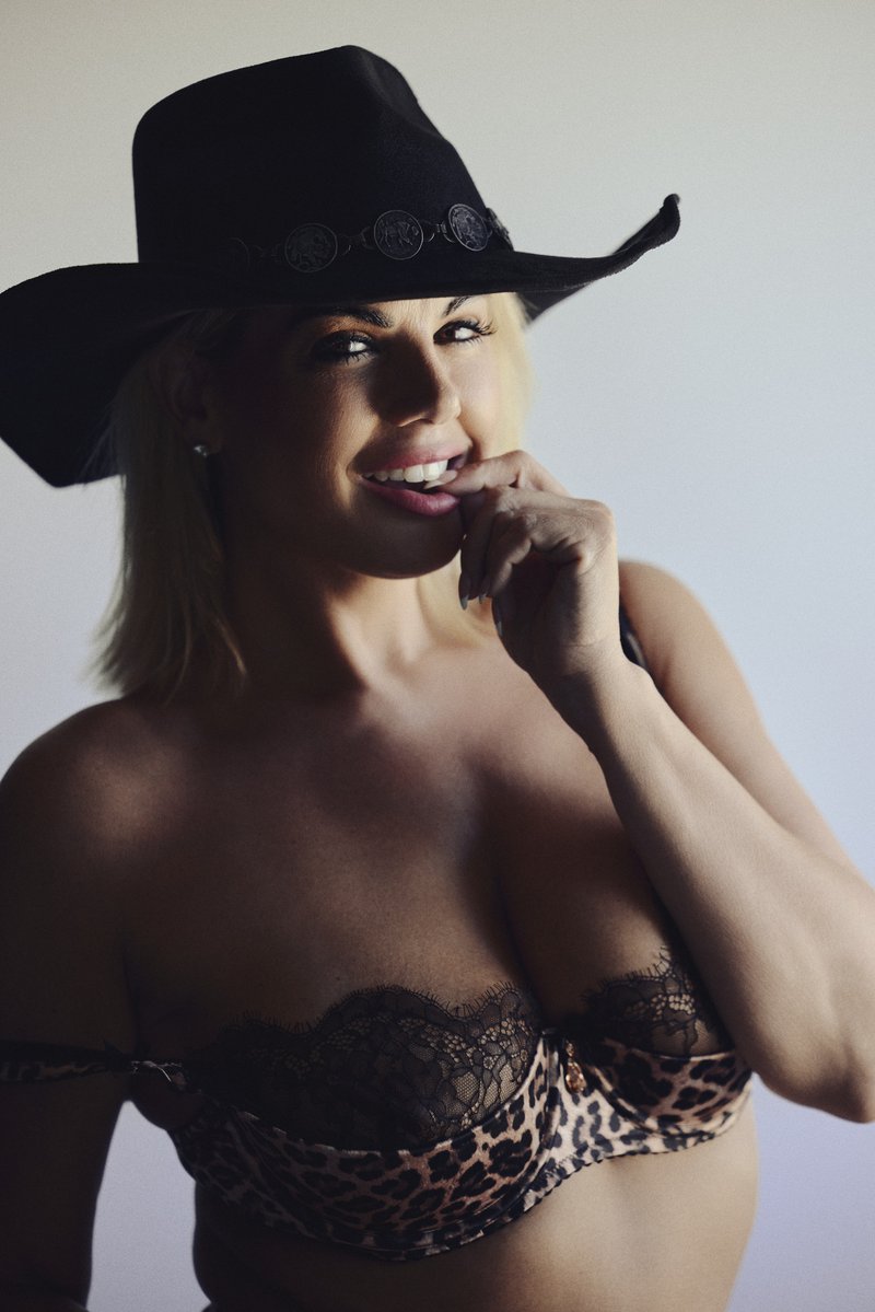 TheEdgeImage's tweet image. Well a yee haaaa and a slap a my thigh. Its only Cowgirl @addyson_james