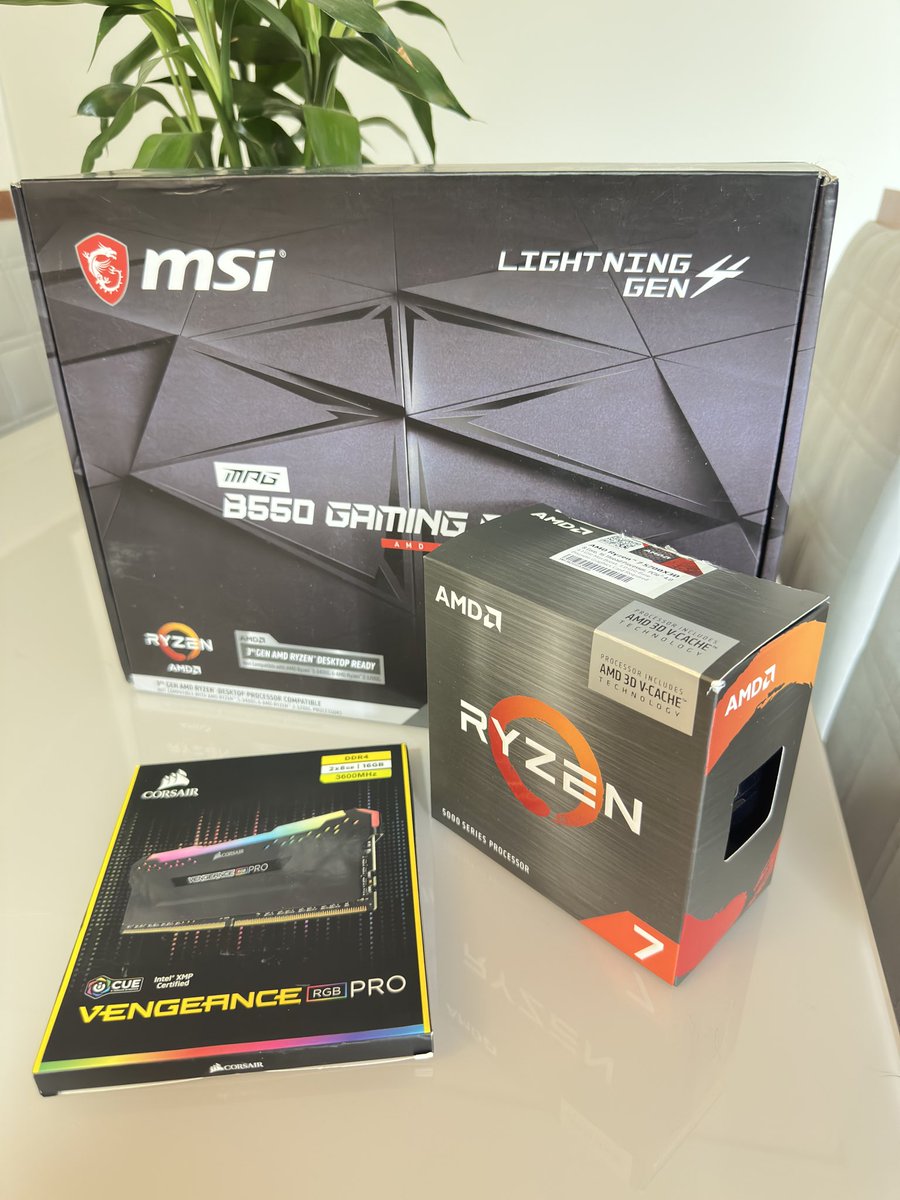 tropa to vendendo esse kit ddr4
MSI B550 Gaming Plus 
Ryzen 7 5700X3D
Corsair Vengeance RGB PRO 2x8gb 3600mhz

RT por favor dm aberta
