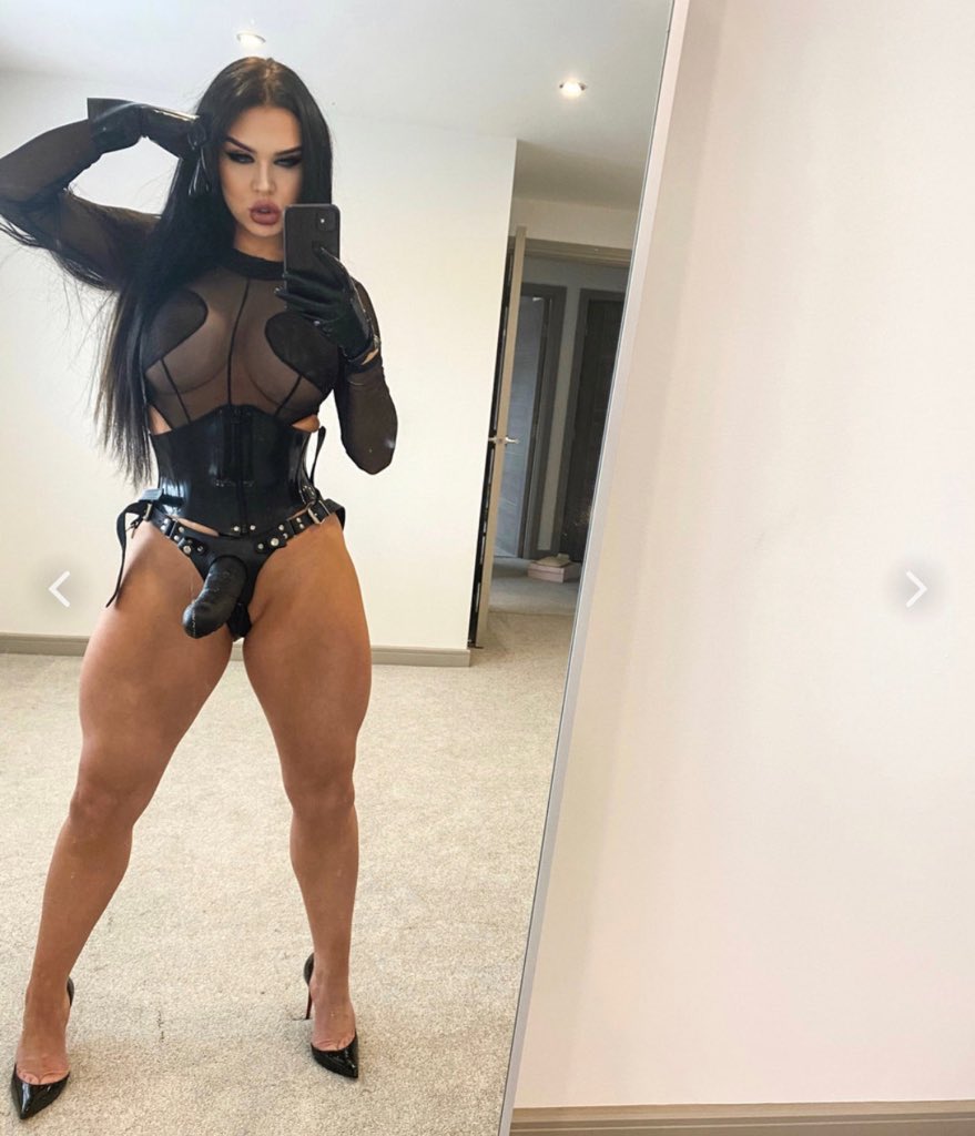 obeyangelina66's tweet photo. Repost if the pics just made your cage twitch 😈 https://t.co/P1nbIOshfp