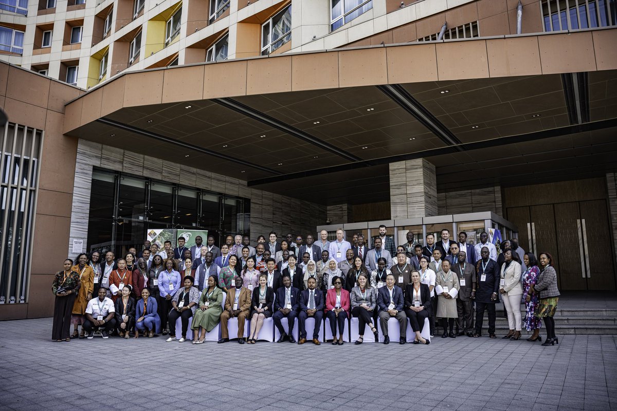 GazettePlusET's tweet photo. 🌍 At the #GlobalWildlifeProgram, #Ethiopia is showcasing its commitment to conservation, sustainable tourism!
✅The Green Legacy Initiative ✅Landmark projects like GERD & Riverside Dev't ✅Community-driven wildlife protection
#EthiopiaWildlifeConservation #TourismEthiopia https://t.co/4PkiC8IDuv