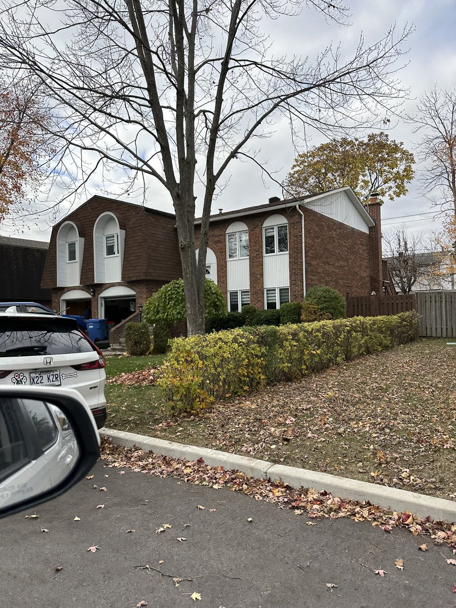 I lived here once. Memories flooded back…really really good ones! Some of my favourite. #DDO #montreal #westisland
