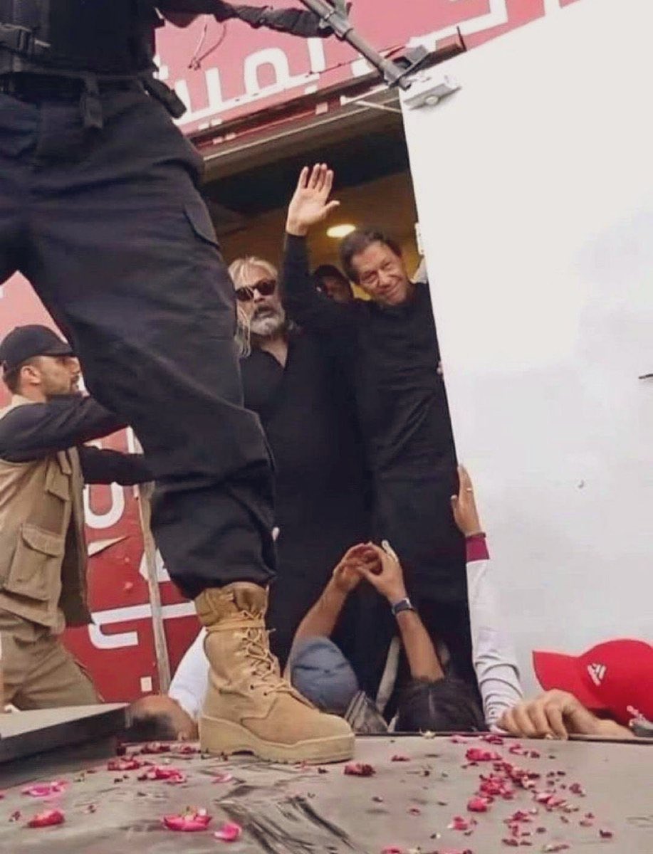 3 نومبر تاریخ کا سیاہ دن،
ہم نہ بھولے ہیں نہ بھولنے دیں گے۔