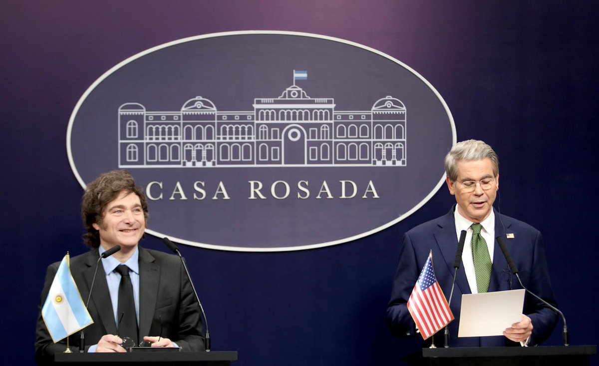 Santiago Pérez: "La apuesta  de Bessent fue arriesgada, Argentina no deja de ser un mercado emergente y volátil"
📌<a href="/PerezEnMexico/">Santiago Pérez</a>, editor adjunto para América Latina del <a href="/WSJ/">The Wall Street Journal</a>, conversó con <a href="/ThwaitesRey/">Mabeltrey</a>, <a href="/PabloMaas/">Pablo Maas</a> y Silvia Naishtat en <a href="/APublicosradio/">AsuntosPublicos</a> 

🎧👉vocacionxperiodismo.com.ar/santiago-perez…