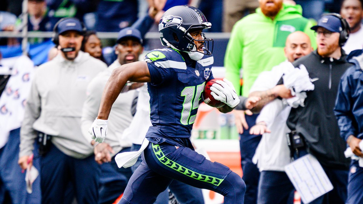 justinboone's tweet image. My Week 10 Waiver Wire column

Tory Horton, Tyjae Spears, Isaiah Davis, Parker Washington, Harold Fannin Jr., Colston Loveland, JJ McCarthy, Marcus Mariota &amp;amp; many more fantasy pickups this week.

sports.yahoo.com/fantasy/articl…

*Will be updated again on @YahooFantasy after MNF.