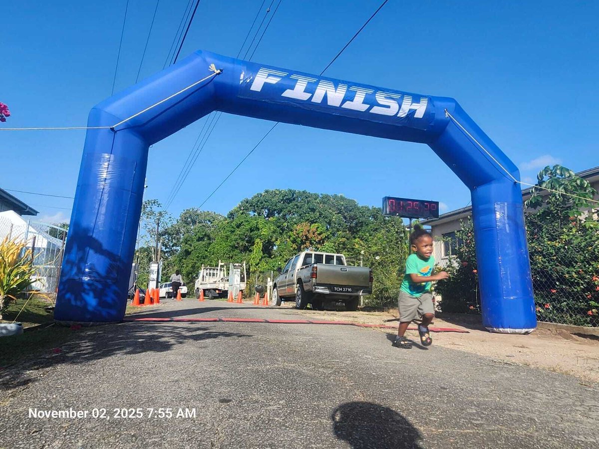EvolutionTimeTT's tweet image. 🏆 Breaking News from the Holy Name Convent 5K! 🏃♂️
After review of the finish line footage, we’ve decided to take back the 1st Place Trophy from Christopher Mitchell and award it to this champion instead! 
The determination and the smile ... arecord-breaker in the making! 💪✨