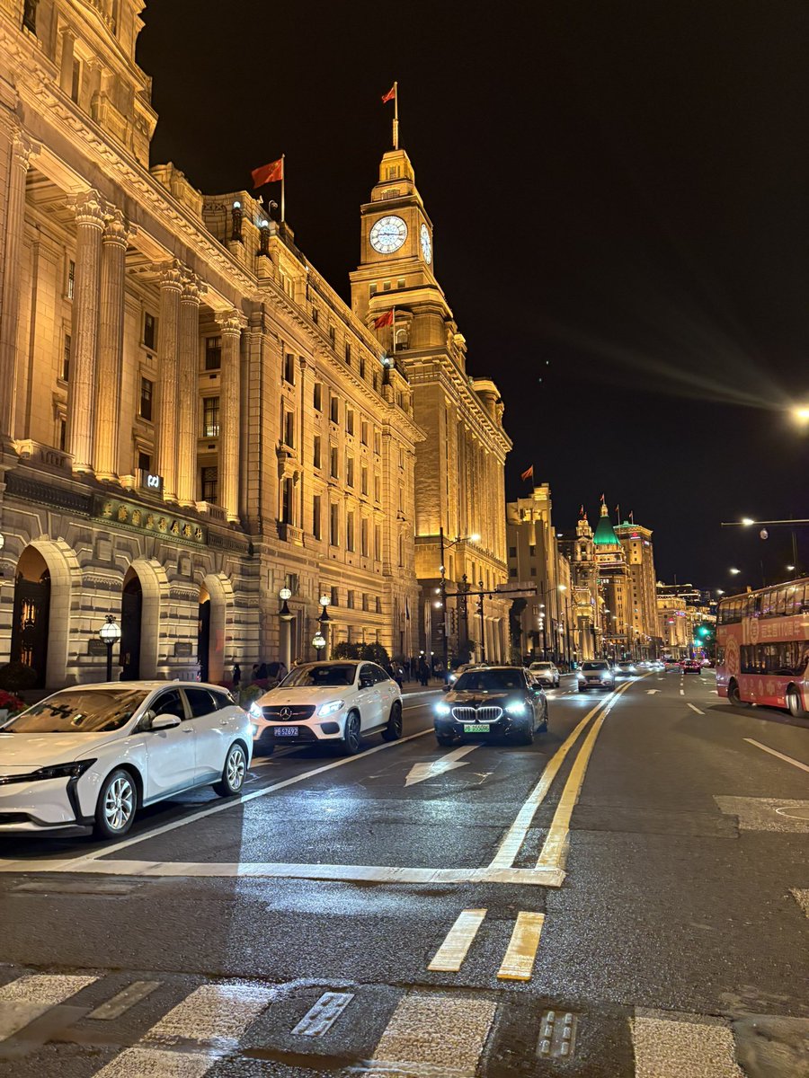shanghai vibes ✨
bought a qipao on my trip to shanghai and thoroughly learned the meaning of 洋气 LOL