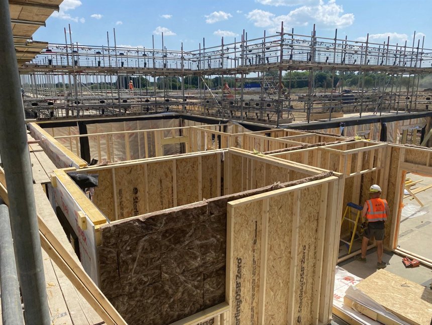 Specialist timber engineering company Pinewood Structures  is making extensive use of West Fraser’s SterlingOSB Zero in the production of its offsite solutions...

brickwork-bulletin.co.uk/post/pinewood-…

( <a href="/WFraserEurope/">West Fraser Europe</a> )

#Construction #Architects #Timber #OffsiteSolutions #Sustainability