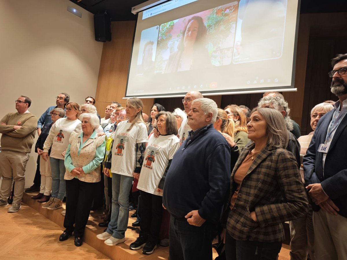 UGT_Comunica's tweet photo. 🫱🏼‍🫲🏽 Desde UGT, con la representación de Lola Navarro (@lolanagi11), vicesecretaria general, hemos asistido al ‘Encuentro de las Víctimas de la Dana’ en @ateneodemadrid 

✊🏼Más de 30 entidades hemos arropado hoy a las víctimas de este trágico suceso que no debemos olvidar.

‼️ Sabemos quienes son los responsables. No valen excusas.

➡️ Por eso, desde UGT exigimos: una Comisión de seguimiento para la reconstrucción con los agentes sociales; debemos estar preparados/as para que no haya otra tragedia por la crisis climática actual en España.