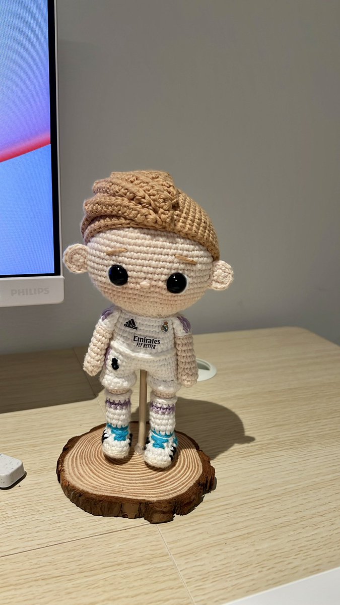 portofinay's tweet photo. Qué hacía yo pidiéndoles a los vendedores q encuentro en Vinted que me hicieran una muñeca de Toni Kroos ajajajaj te adoro @ToniKroos please play football again 😔 #denial https://t.co/6ol38Lh1E9