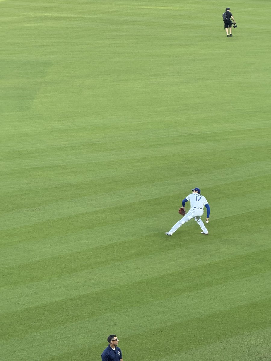 heyitscooked's tweet photo. One day I’ll be able to tell my grandkids I saw Shohei Ohtani pitch in the World Series. 🐐 https://t.co/gZKNXgl2WR