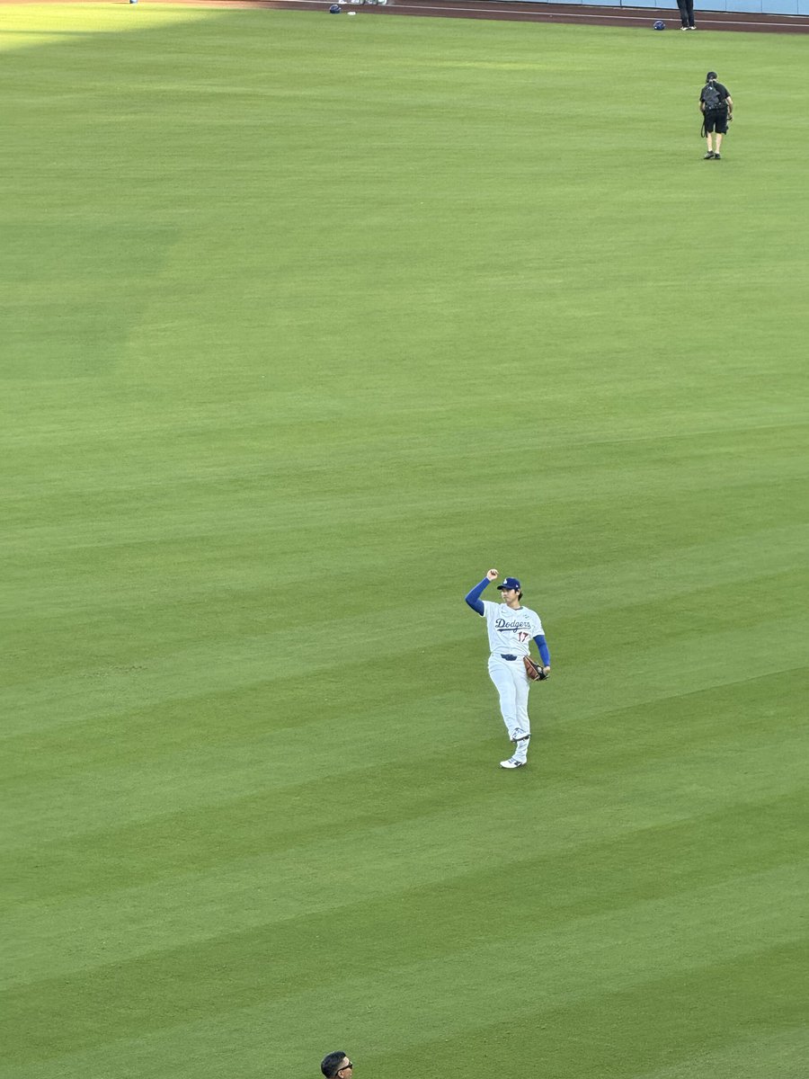 heyitscooked's tweet photo. One day I’ll be able to tell my grandkids I saw Shohei Ohtani pitch in the World Series. 🐐 https://t.co/gZKNXgl2WR