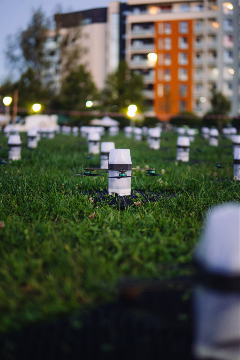 flystackshows's tweet image. The team that dares🛸
The story that inspires✨
The company that rewrites the sky❤️
#flystack #droneshows