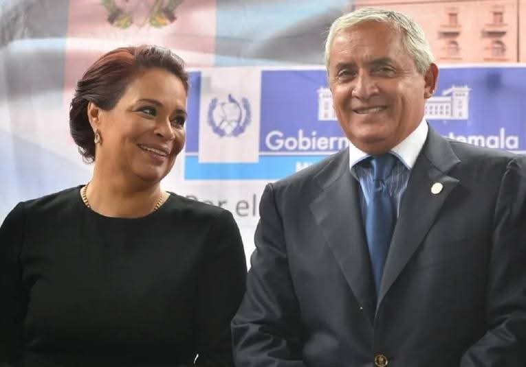 Lo que está pasando con estos dos no es caso aislado, es la forma en la que el sistema está devolviéndole la confianza a los corruptos, es un guiño con el ojo, es la muestra que aún les pueden otorgar impunidad.

Es la forma de reorganizar al pacto de corruptos.