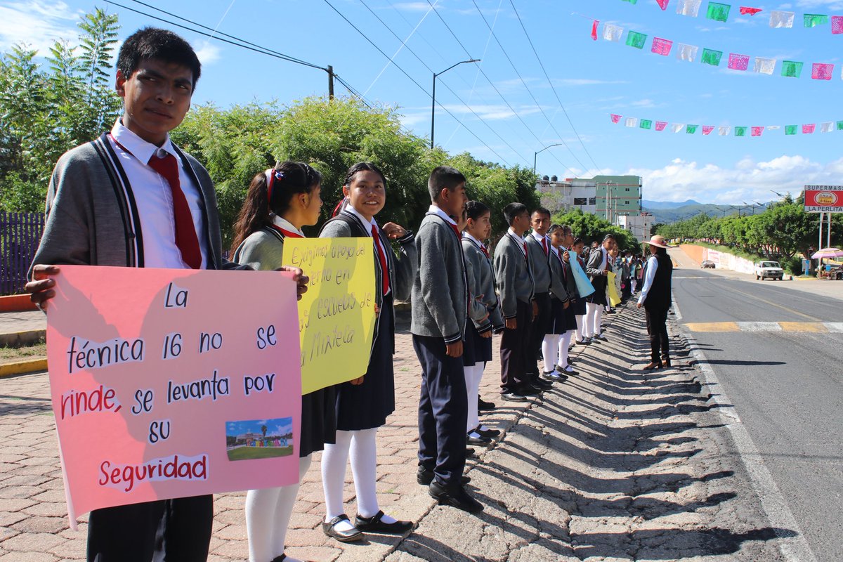 CelisAguirre's tweet image. 🚨 Puebla concentra el 95% de los robos al autotransporte en la autopista México–Veracruz. 

La inseguridad en las carreteras poblanas no sólo afecta a los transportistas, sino también a estudiantes y la comunidad.

✍🏼 
No te pierdas mi artículo semanal: facebook.com/share/p/1BkfpT…