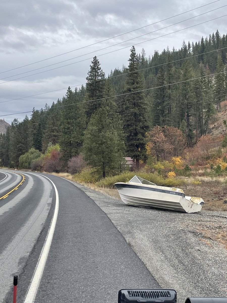 WSDOT_East's tweet image. Blewett Pass report: 35 degrees, overcast, bare and dry with boats in places.