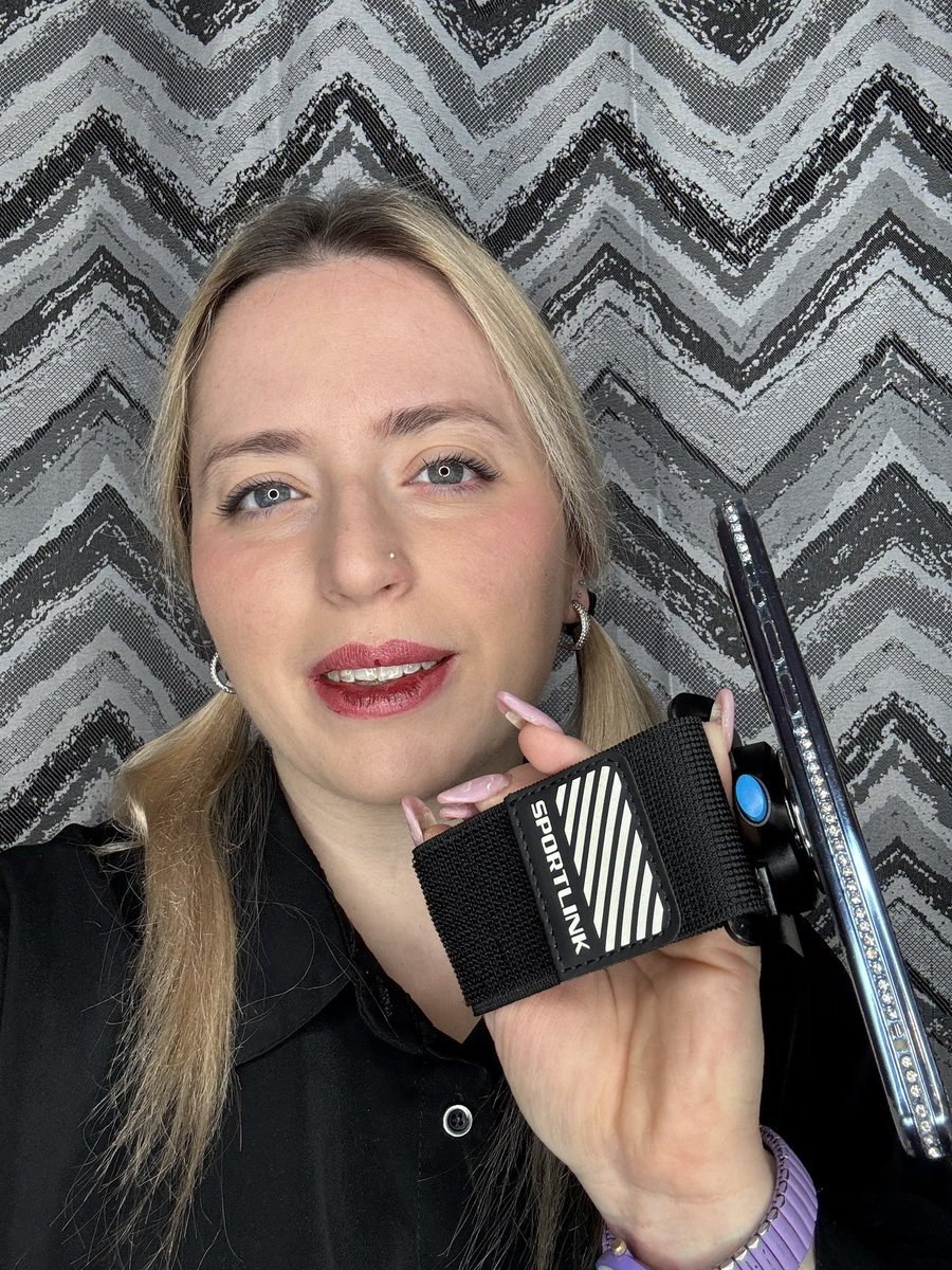 MikyAncona's tweet image. Proteggi il tuo iPhone con stile grazie alle cover SportLink Case 
Design raffinato, materiali premium e protezione anti-urto.
Perché il tuo smartphone merita il meglio, sempre.

#mikyancona #mikyanconatech
#SportLinkCase #iPhone17 #iPhoneCover