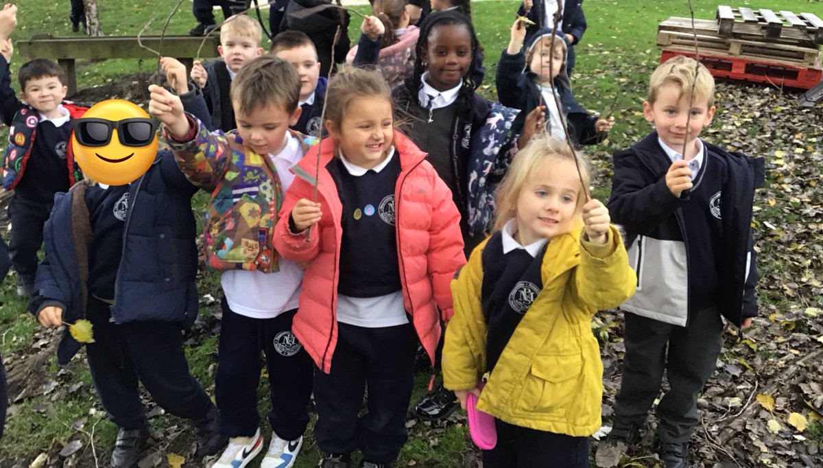 Receptionmonksd's tweet image. #classR1 loved exploring our school environment to look for signs of autumn. We then went back into class and discussed what we saw, touched and heard. We also talked about how it becomes dark earlier and how some animals hibernate.