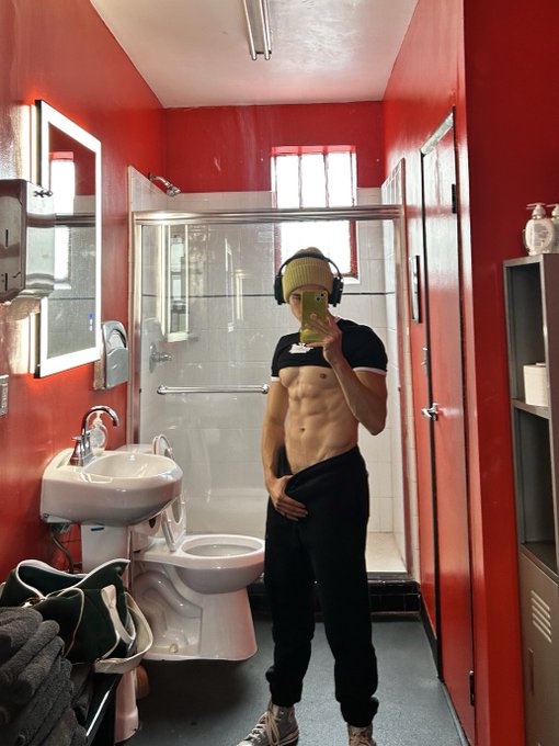 Feeling yummy. https://t.co/JECou0dBMZ