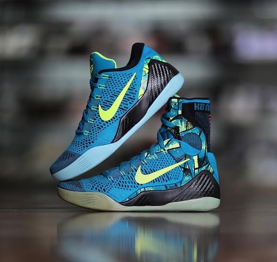 Nike Kobe シューズ 青/緑/黄　ブラジル Nike Kobe シューズ 青/緑/黄 ブラジル