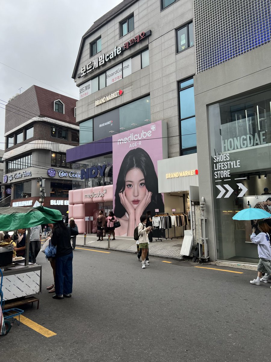 Wonyoung IS really the IT GIRL in Korea, she’s everywhere frrr