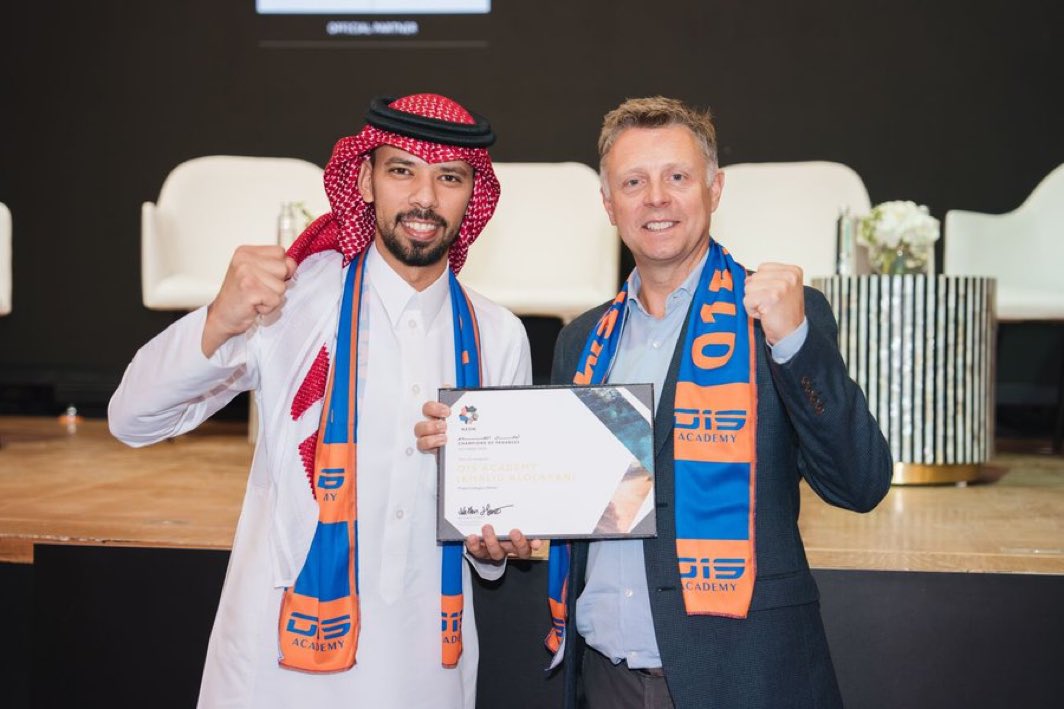 🚨 رسميًا — أكاديمية O15 تحصد جائزة أبطال التقدم كأفضل مشروع رياضي في قارة آسيا 🏆

مقدمة من الاتحاد الآسيوي لكرة القدم بالتعاون مع نيوم 😍
"من جد وجد ومن زرع حصد"
مقولة جسدها خالد العليان وزملائه على أرض الواقع 

<a href="/OLYAN15K/">KHALID ALOLYAN 🇸🇦🐪</a> 

مبروك والقادم أجمل 💪🏽
#o15_أفضل_أكاديمية_في_اسيا