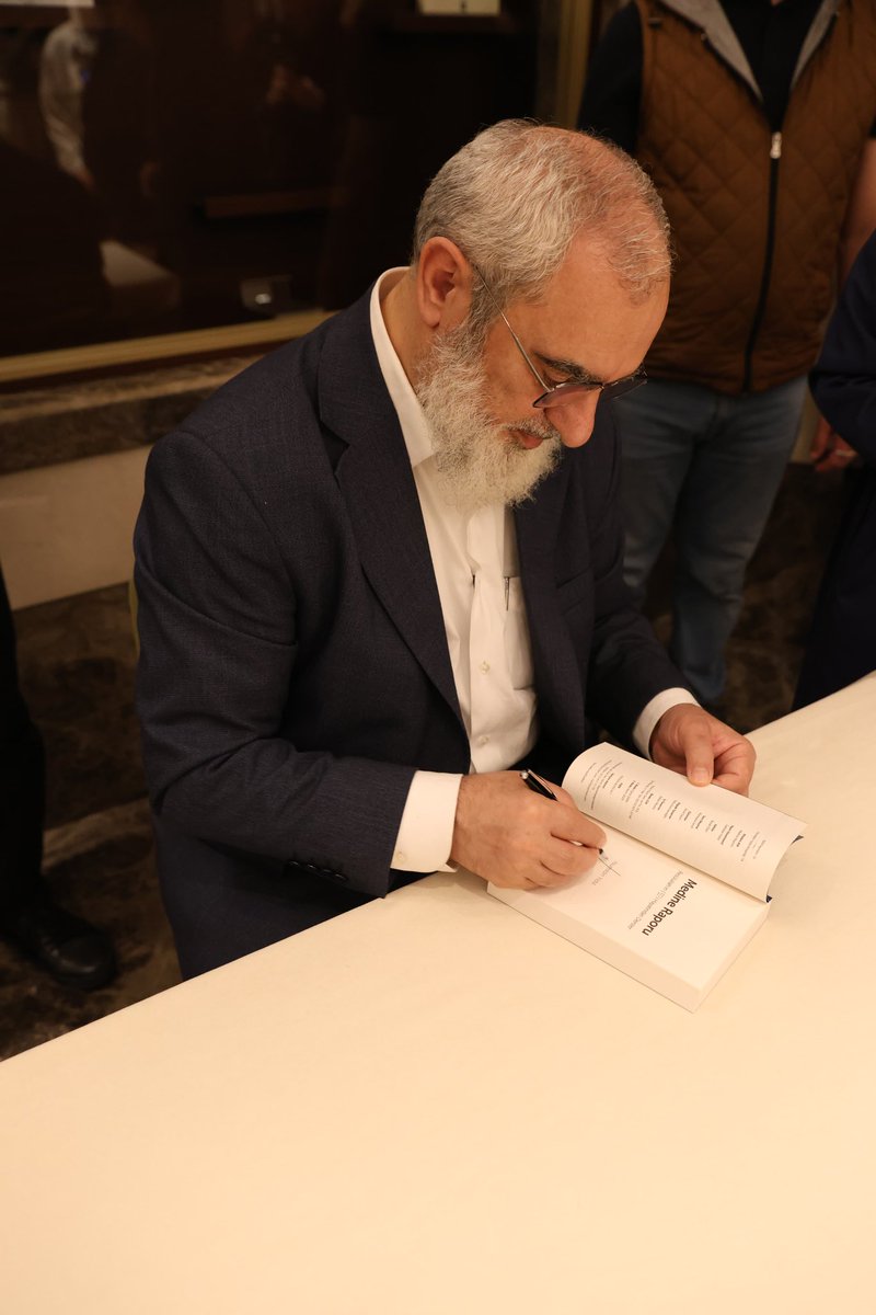 Taksim Camii Kültür Sanat Merkezi'nde Medine'yi ve bugün hayatımızla ilgisini konuştuk.