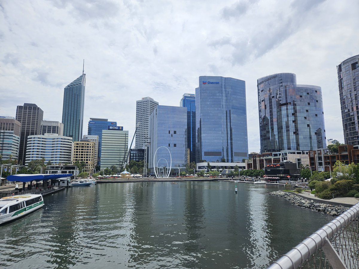 NEW POST -  Have you ever been to a place where wineries, cute animals, coastal beauty and great things to do? Be sure to go to Western Australia and Perth.  sunhatsandchardonnay.substack.com/p/10-days-in-p…