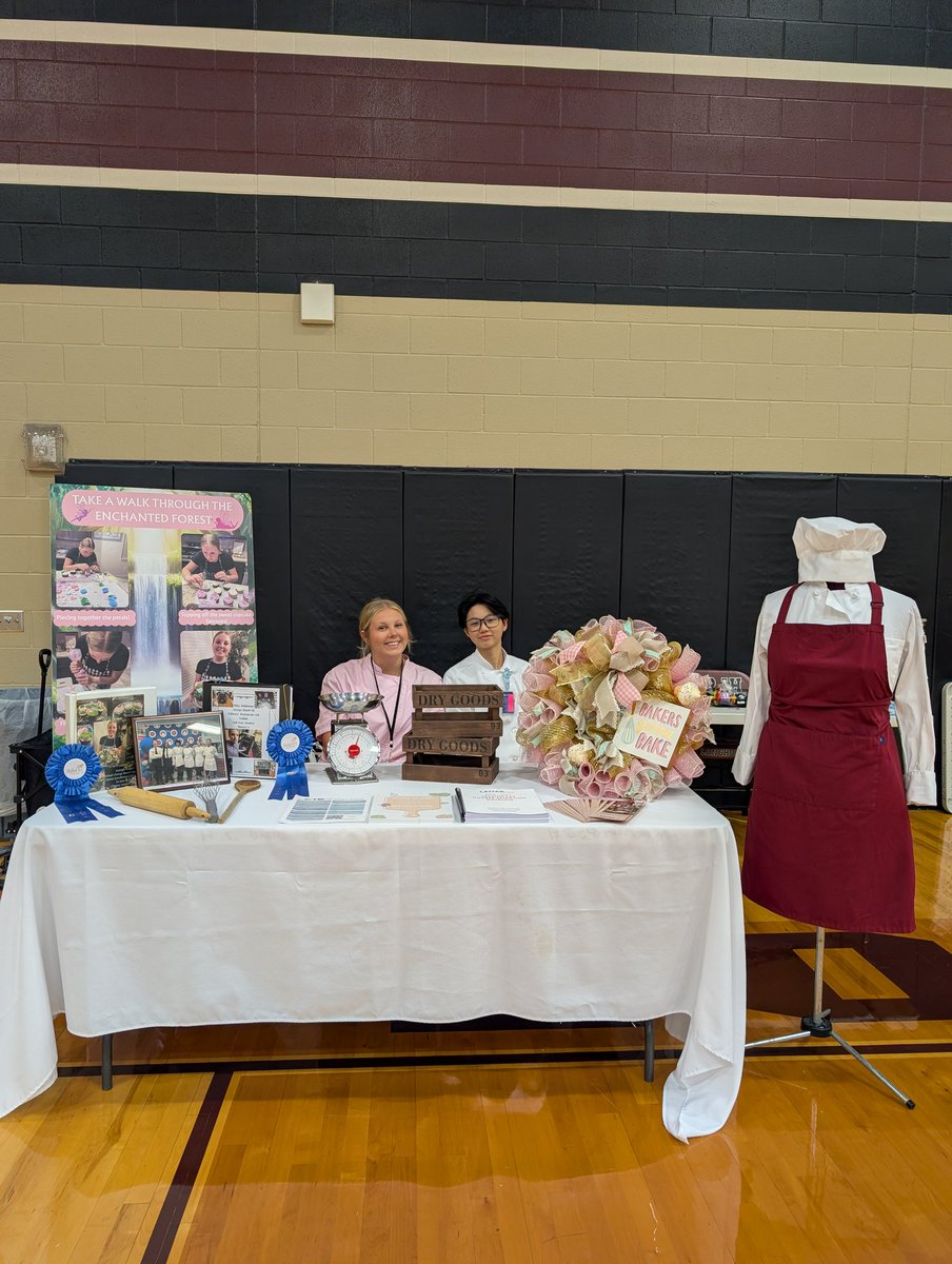 msbyarsculinary's tweet photo. CTE showed for the Reading Junior High Course Carnival! Lots of great conversations happening with our 8th graders about the pathways available to them at GRHS! #WeAreGR #CTE https://t.co/umxfUWvGD7