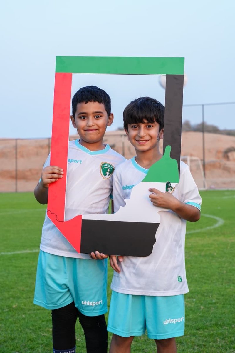 مراحل نادي الإمارات وبهجة يوم العلم