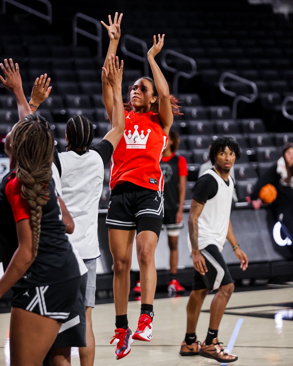 Practice Player of the Week: Reagan Jackson 👏

#TheSisterhood | #Bearcats