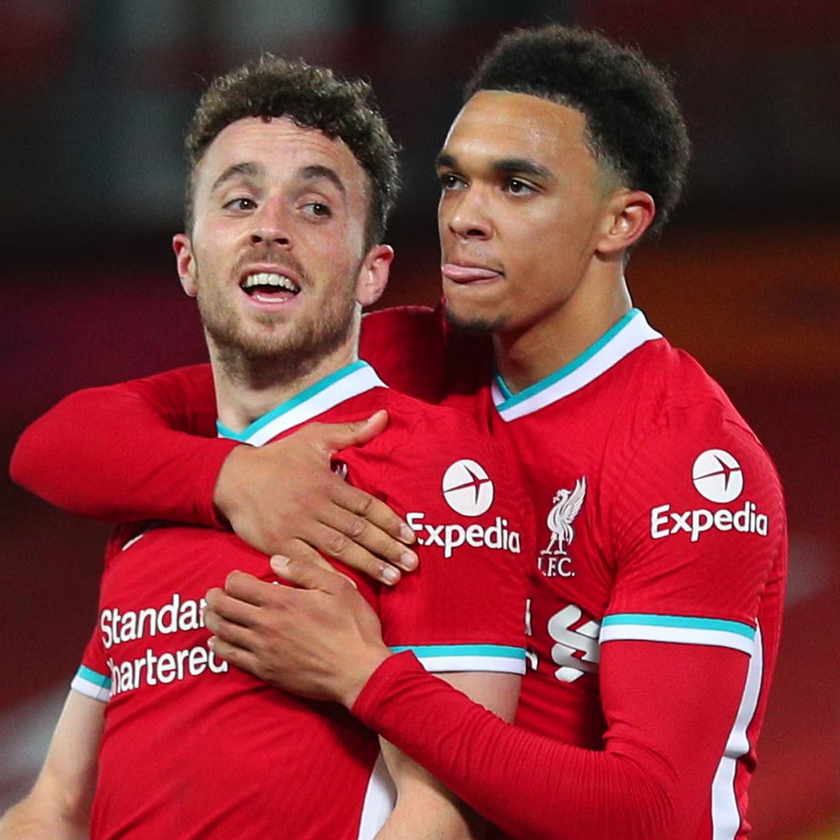 centregoals's tweet image. Trent Alexander-Arnold wrote a heartfelt letter for Diogo Jota at Anfield tonight, paying tribute to his former teammate. 🕊️❤️