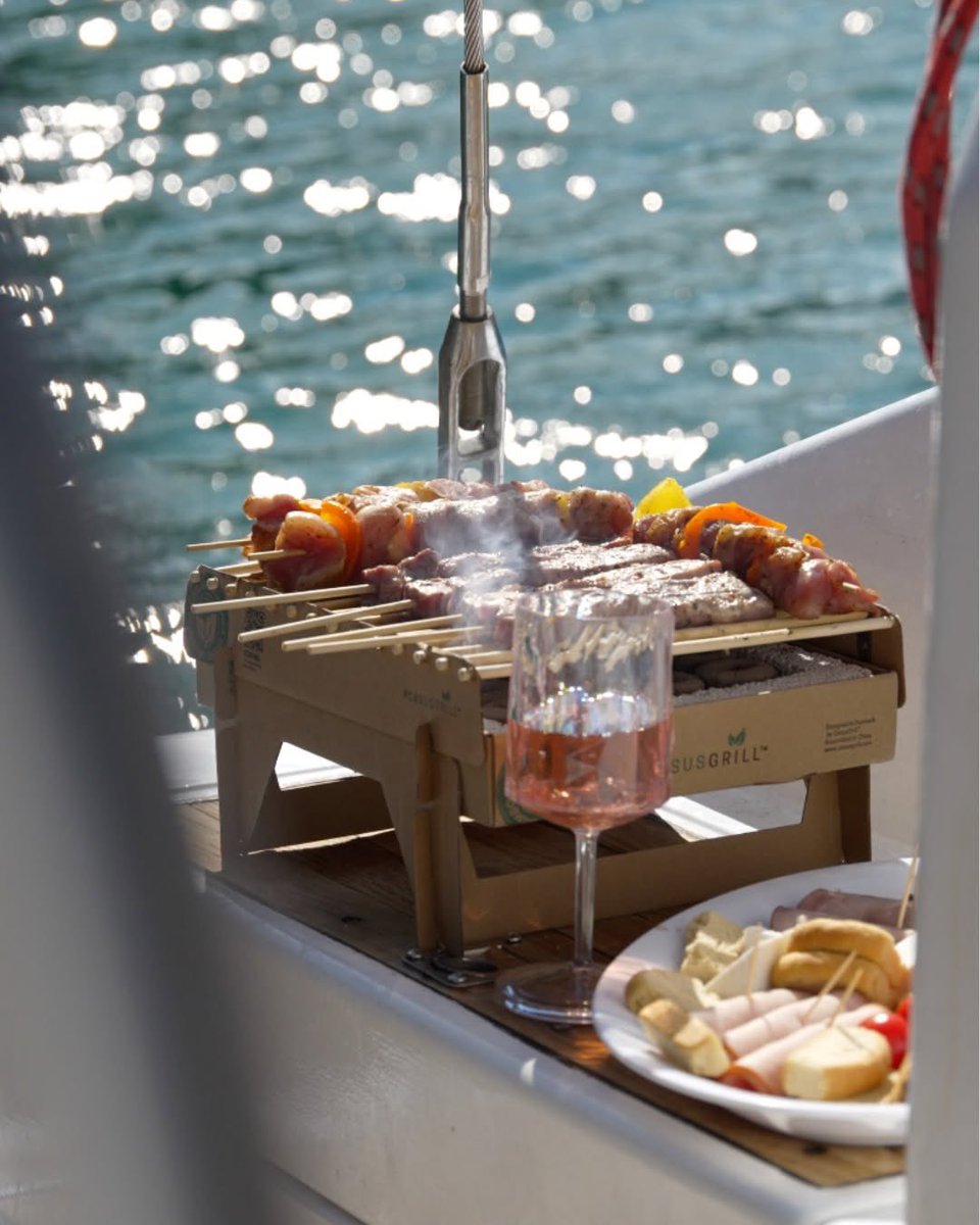 @swimmingcruise Grilled under the Greek sun 🔥🇬🇷
Because nothing says summer like BBQ by the sea — sustainably, deliciously, effortlessly.
Thank you @casusgrillgreece for bringing the flavor onboard! 🍴🌊

#SwimmingCruise #SwimmingHolidays #Greekislands
#sailing #greece