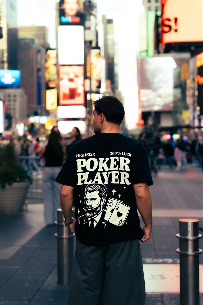 malesinho's tweet photo. times square. https://t.co/8H2iOMNPFs