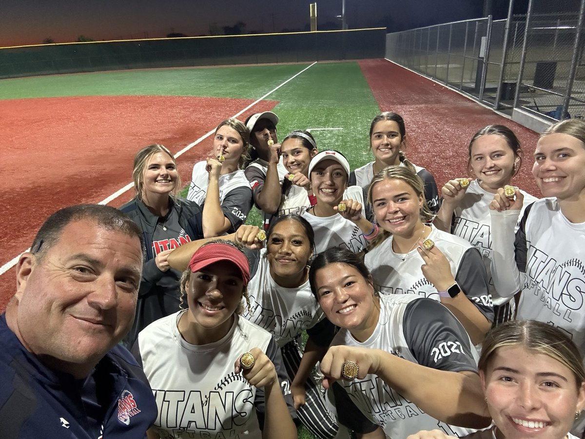 Titans 18u wins the UCE Fall Freedom Invite. Not a bad weekend for the Titan girls. Great job ladies. Missing a lot of our 2026s in the picture but all the girls played well this weekend
#BuiltDifferent