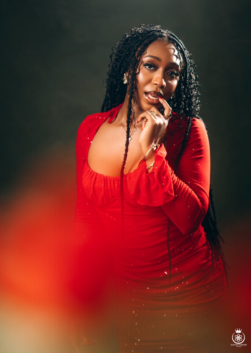 thatekosodinboy's tweet image. Portraits of Uche as she celebrates another year around the sun❤️

Photos by yours Truly🙌🏾.
Send your love❤️