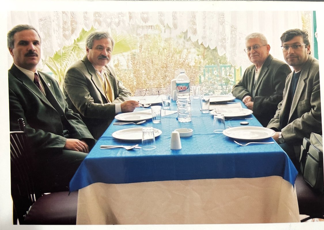 Şanlıurfa yazarlar birliği, Harran Üniversitesi ve öğrenci kulüpleri tarafından organize edilen programa davetlerimi arz ederim. Mehmet Doğan ağabeye Rahmetler diliyorum <a href="/hrumedya/">Harran Üniversitesi</a>  <a href="/tyburfa/">TYB URFA</a> <a href="/TYB1978/">Türkiye Yazarlar Birliği (TYB)</a>