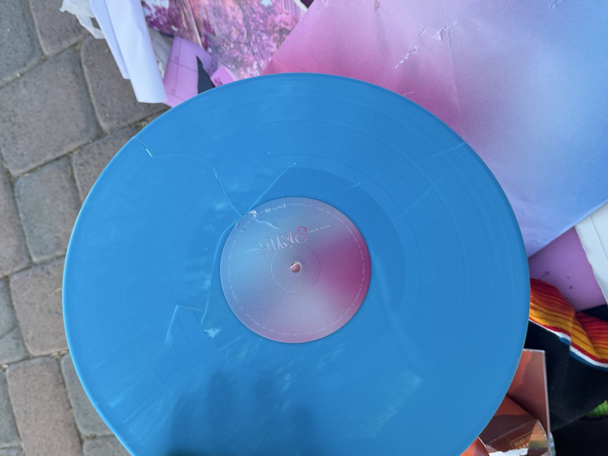 bxzzdxniell's tweet image. I feel such a heavy heart typing this. I’m not usually the type to bring my problems to social media, but as a barb, I was hoping for a space to vent. I’m not looking for sympathy. I just hope this brings awareness and reminds other Barbz that it’s okay to express ourselves.…