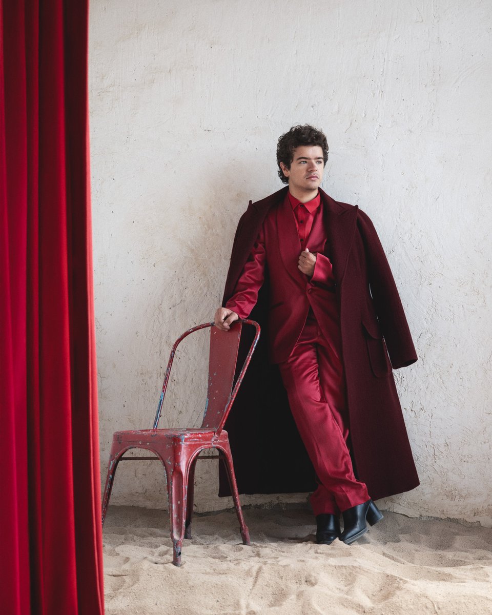 Gaten Matarazzo fronts FAULT Magazine’s new cover story ahead of #StrangerThings5 .
He opens up about post-show anxiety, growing up on set, and the fear that still drives him.

fault-magazine.com/2025/11/gaten-…