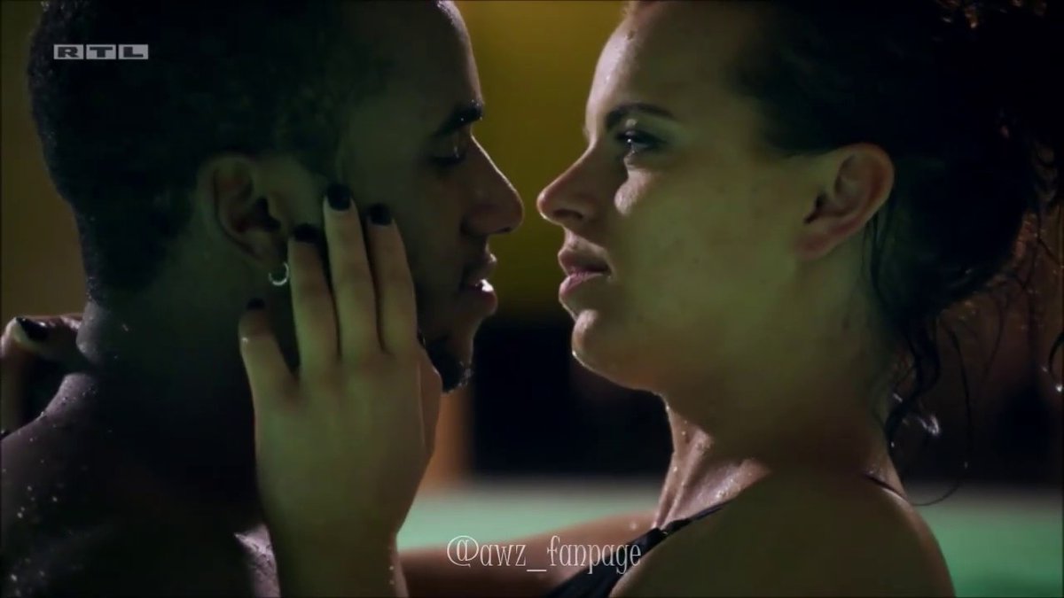 LuisaOelkers02's tweet image. #Colden from 

#YR #SchattenDerLeidenschaft 

Reminds me of #MoMi Moritz &amp;amp; Michelle from #AWZ 🔥🔥🔥