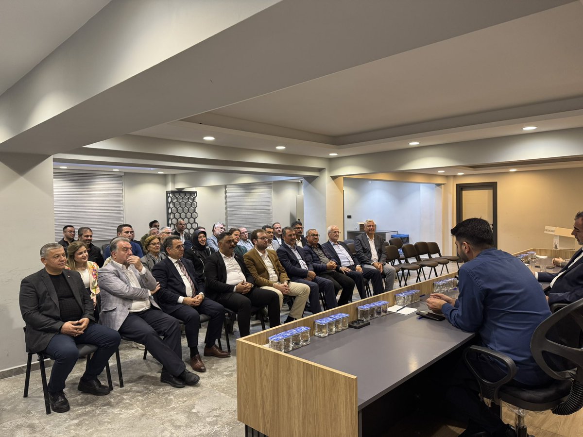 📍AK Parti Aydın İl Başkanlığı

İl Başkanımız Sn. Mehmet Erdem başkanlığında,
İl Kadın Kolları Başkanımız Sn. Şahika Edremit ve
İl Gençlik Kolları Başkanımız Sn. Ömür Özipek’in katılımlarıyla
haftalık olağan yönetim kurulu toplantımız gerçekleştirildi.