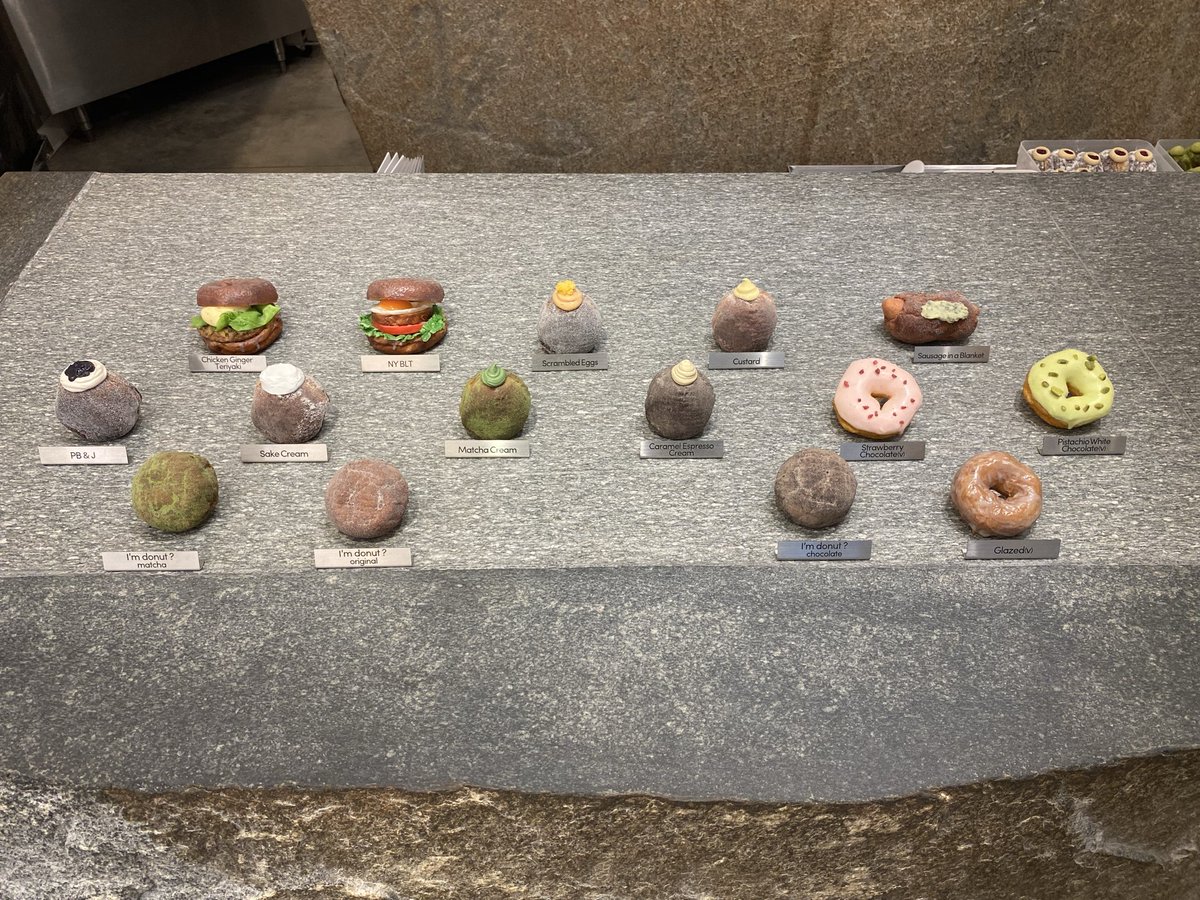 ひぇー😱ドーナツ1個1000円以上😱😱