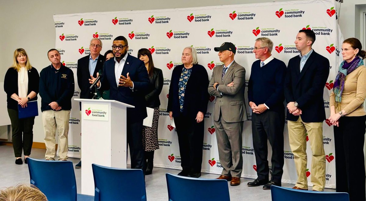 RepMarkosek's tweet image. Thank you @LGAustinDavis for bringing people together to combat food insecurity. The work the @PghFoodBank does is critical. I was glad to be joined by many of my colleagues in helping to urge the full funding of SNAP.