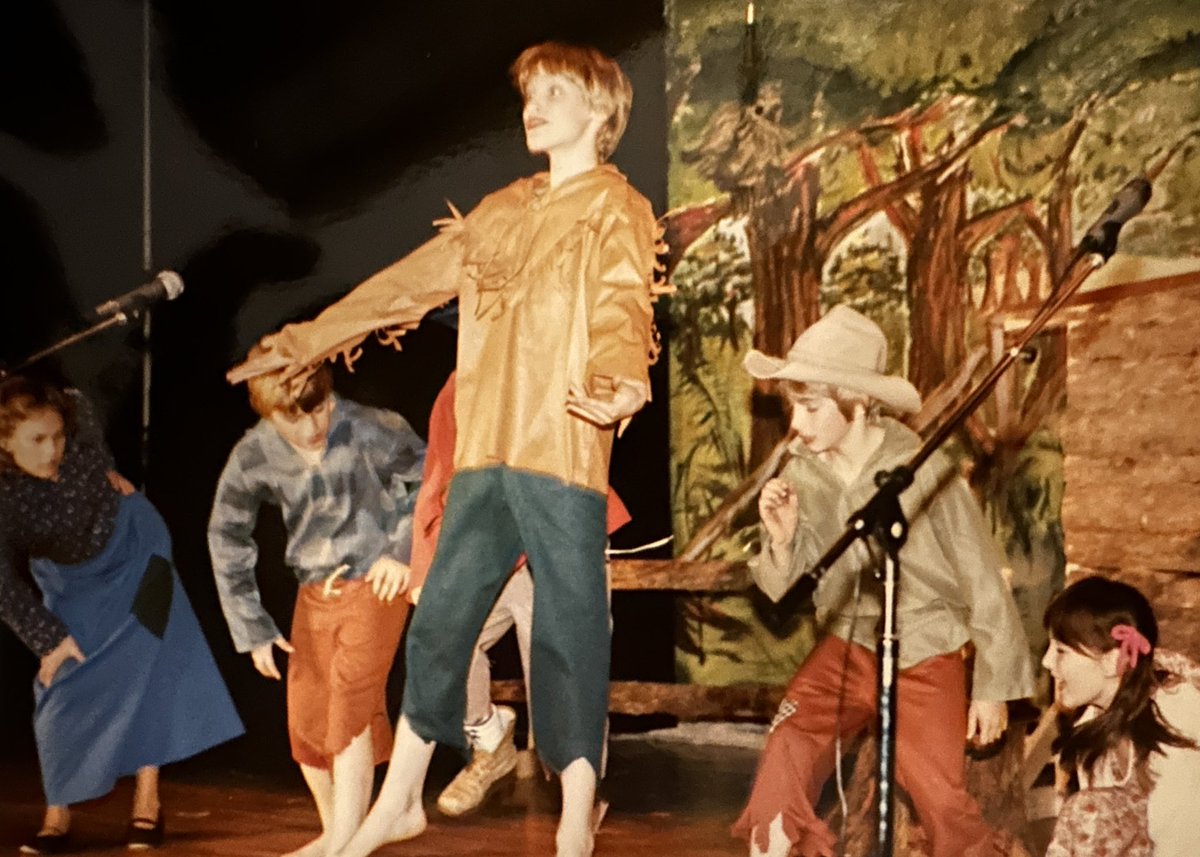 GowandaCSD's tweet image. The 1985 production of “Johnny Appleseed” is the first and only time Gowanda Middle School staged this tale of an American frontiersman who, according to legend, walked hundreds of miles while planting apple trees along the way. 🍎🧑‍🌾🌳💪🇺🇸 🎶🍎

#MusicMonday #MemoryLaneMonday