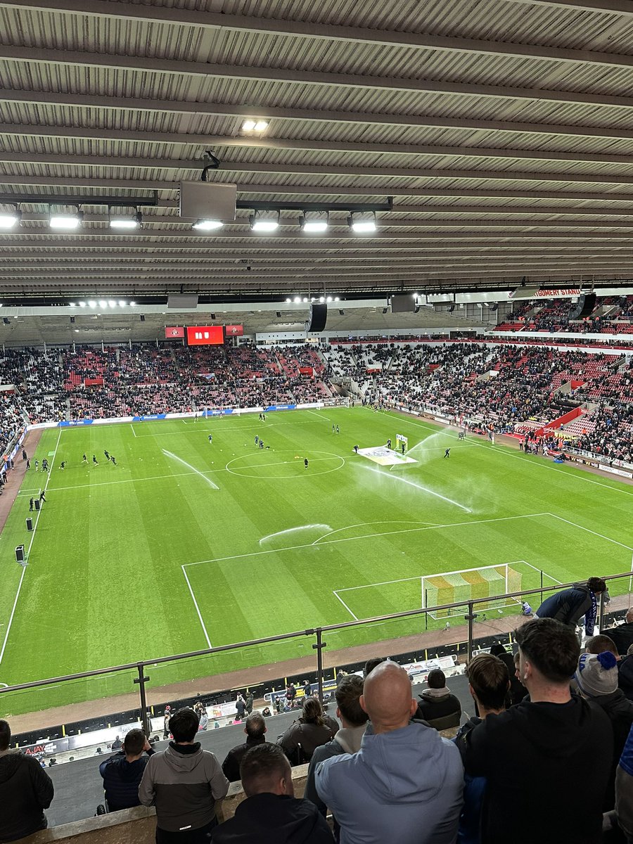 Sunderland, his heads on the block with that team selection #UTFTs