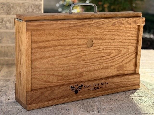 savethebeesusa's tweet photo. We’re launching Observation Hive Kits for beekeepers to teach kids about pollinators! 🎒🐝
Includes a demo hive, stickers, and lesson materials. Beekeepers provide bees (sealed, short demos only).
📨 Apply: buzzus@savethebeesusa.org
 (Subject: Observation Hive Kit – City, State) https://t.co/9DS51rtsA8