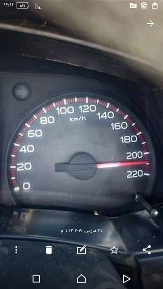 💎زمان كنت متهور جدا فى #سواقتي و في يوم ركب معايا
(سواق نقل تقيل) #راجل_عجوز طول المشوار و هو قاعد جمبى مفتحش بؤقه لغاية ما وصلنا لقيته بيبتسم و قالي
إنت يا ابنى #بتسحب كتير من #رصيد الستر بتاعك
- #سألته : يعنى ايه ؟؟ ...
6/1