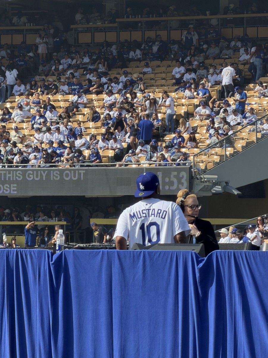 BlairBreger's tweet photo. Omg….is it happening? #Dodgers https://t.co/gJzN8VswUs