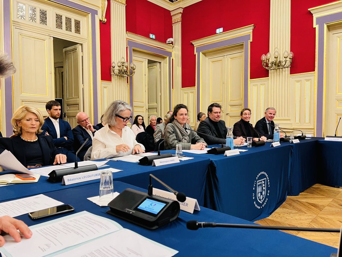 Comme élu <a href="/UDI_off/">UDI</a> heureux d’intégrer ce soir le groupe « Union de la Droite et du Centre pour le 16ème » en soutien à <a href="/datirachida/">Rachida Dati ن</a> pour faire gagner #Paris en 2026 ! <a href="/david_alphand/">David Alphand</a> <a href="/JoMissoffe/">Joséphine Missoffe</a> <a href="/B_Lecouturier/">Béatrice Lecouturier</a> <a href="/PourDati2026/">Dati 2026</a> #Paris16