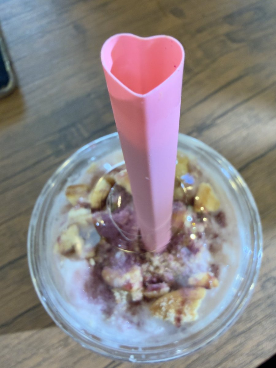 おはよんお〰️れ♡♡
昨日は_(๑⃙⃘´ω`๑⃙⃘_)⌒)_ごろごろ𝐃𝐚𝐲
1日前はゆちょこの大好きな
 #Applecandy さんの店舗へ🍎
りんご飴は安定の美味しさ♡
ゆちょこまじで、ここのりんご飴しか食べんΨ(・ω・ )Ψ